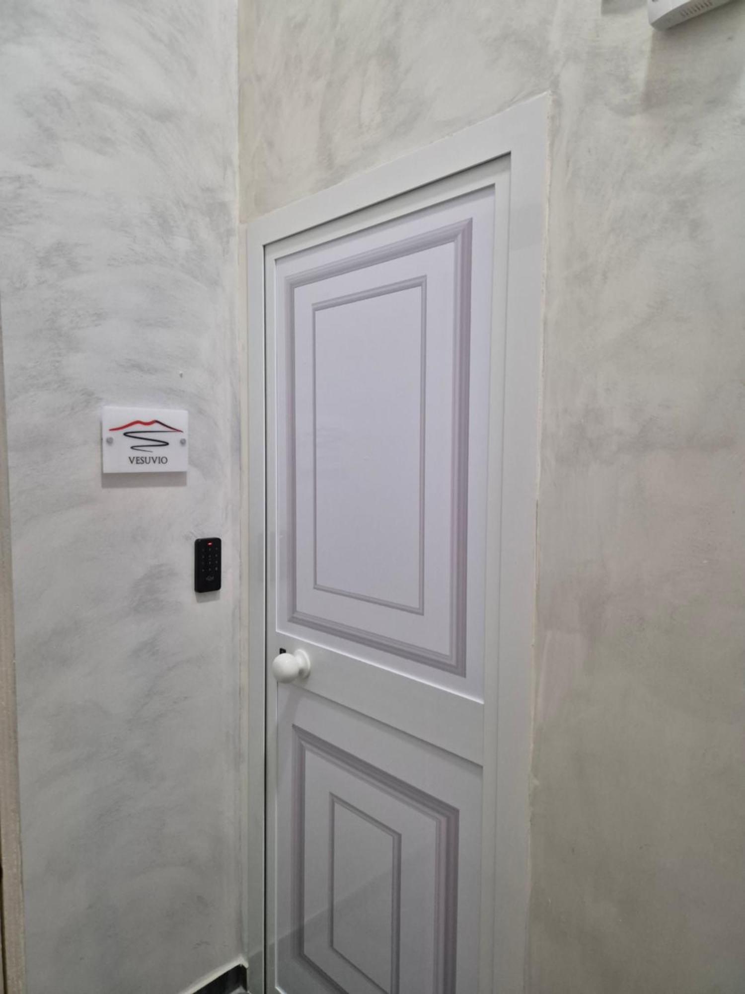 Clale Rooms Napoli Eksteriør billede